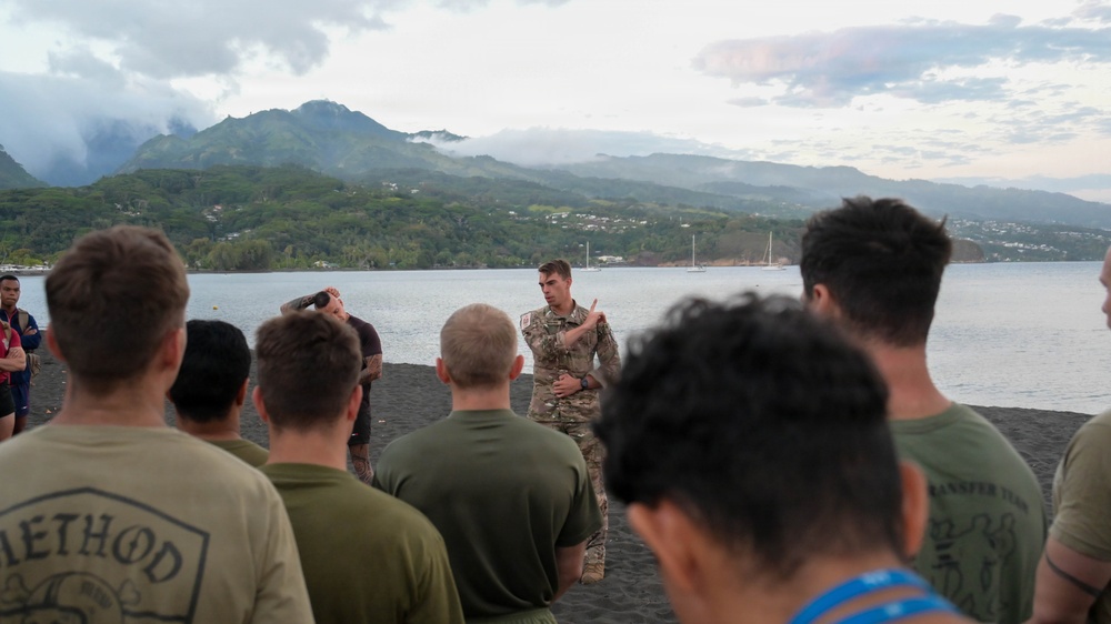 DELAYEN 26: MRF-D Marines, French soldiers participate in physical training