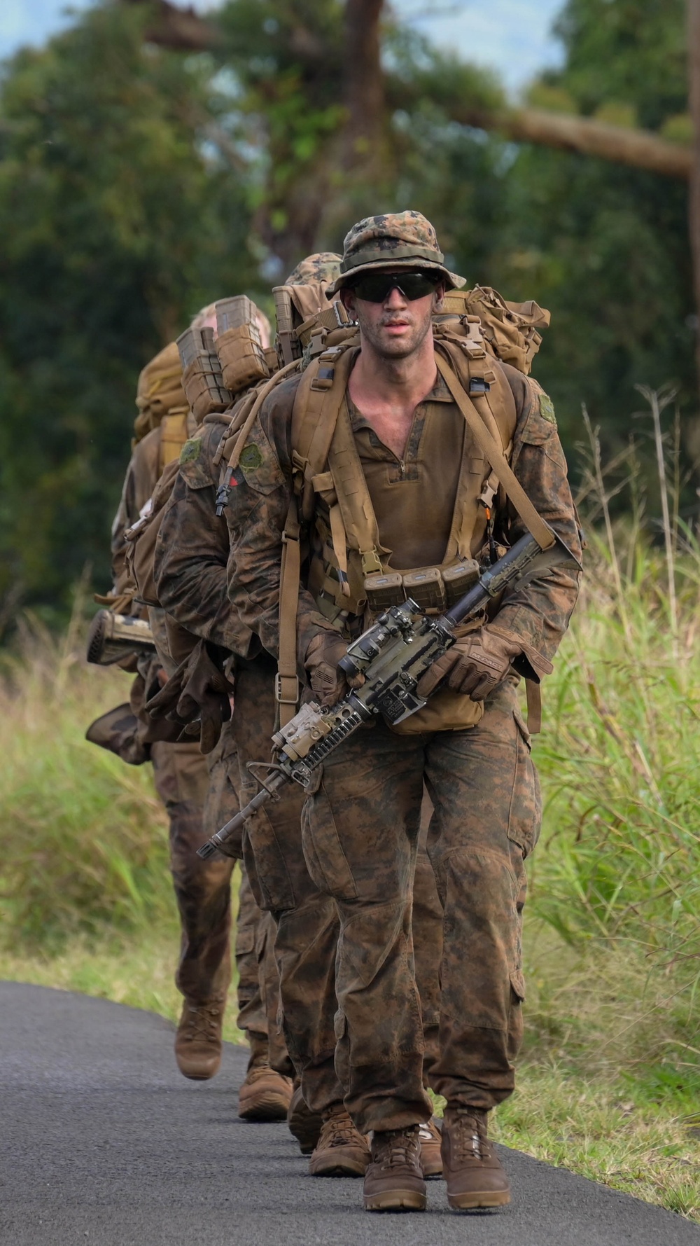 DELAYEN 26: MRF-D Marines, French soldiers conduct culminating hike for commando course