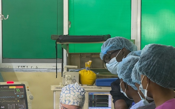 US, Burundian medical teams treat patients side by side at Kamenge Military Hospital