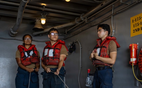 Abraham Lincoln Conducts a Fueling-at-Sea with Frank E. Peterson Jr.