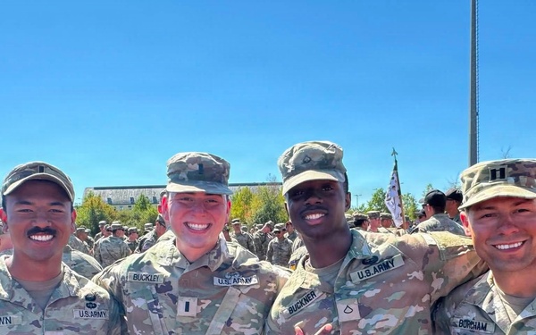 Capt. Tom Burcham Graduates Air Assault photo 2