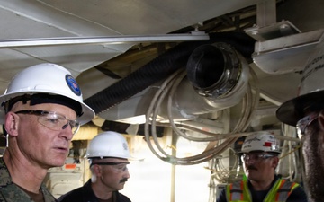 Portfolio Acquisition Executive for Industrial Operations Visits USS Forrest Sherman