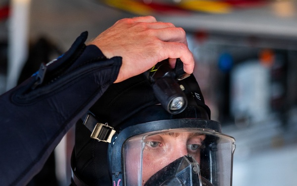 Forged Underwater: PNSY Dive Team Conducts Inspection of New Caisson