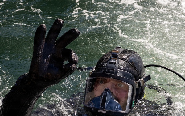 Forged Underwater: PNSY Dive Team Conducts Inspection of New Caisson