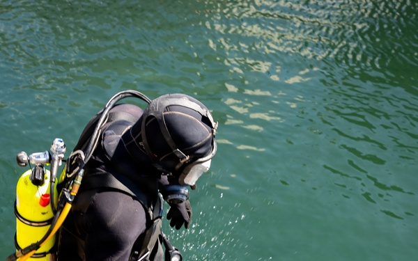 Forged Underwater: PNSY Dive Team Conducts Inspection of New Caisson