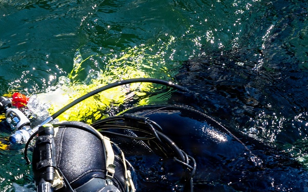 Forged Underwater: PNSY Dive Team Conducts Inspection of New Caisson