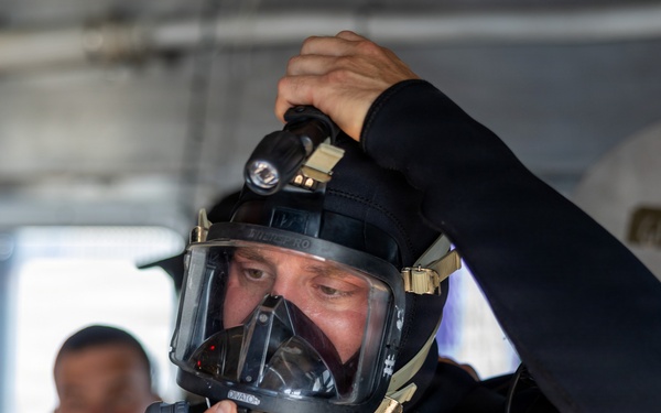 Forged Underwater: PNSY Dive Team Conducts Inspection of New Caisson