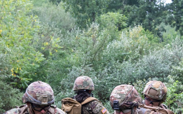Combat medic students tested during field training