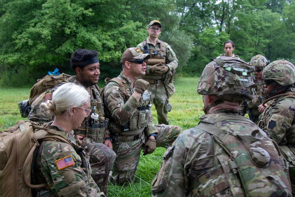 Combat medic students tested during field training