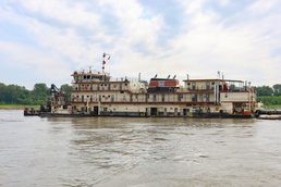 USACE dredging operations near St. Louis