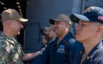 VCNO Visits USS Ashland