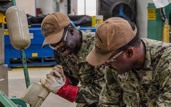 PHNSY Detachment Guam Sailors Support Forward Fleet Readiness