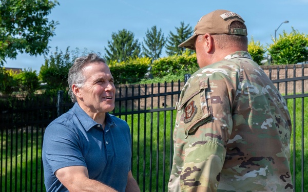 Sen. David McCormick visits the 911th AW
