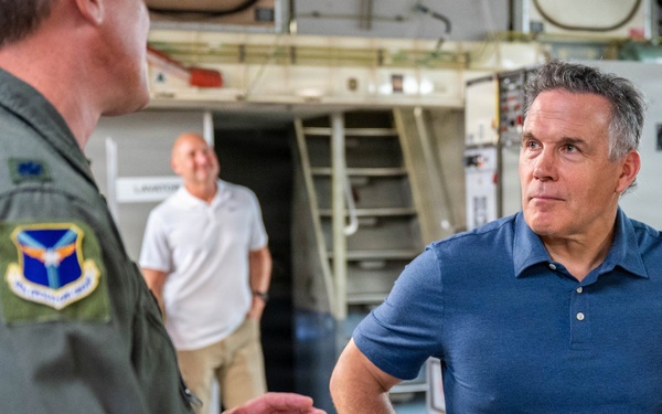 Sen. David McCormick visits the 911th AW