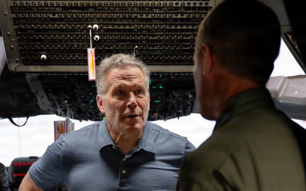 Sen. David McCormick visits the 911th AW