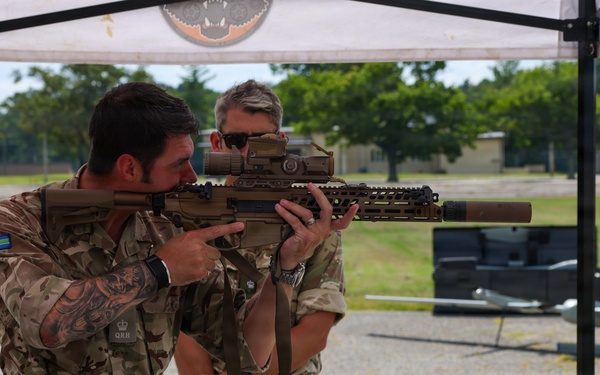 Uk soldiers visit Fort Campbell