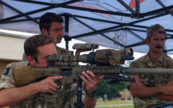 UK soldiers visit Fort Campbell