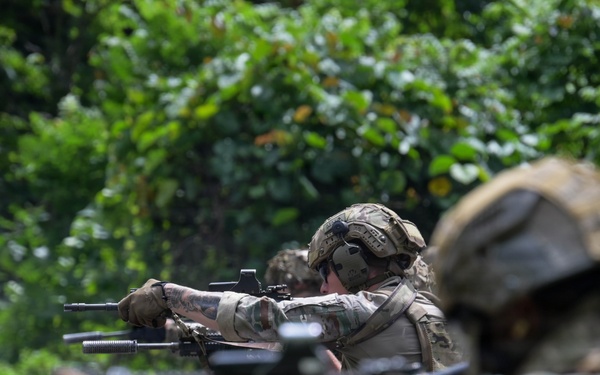 DELAYEN 26: MRF-D Marines, French soldiers participate in shooting range competition