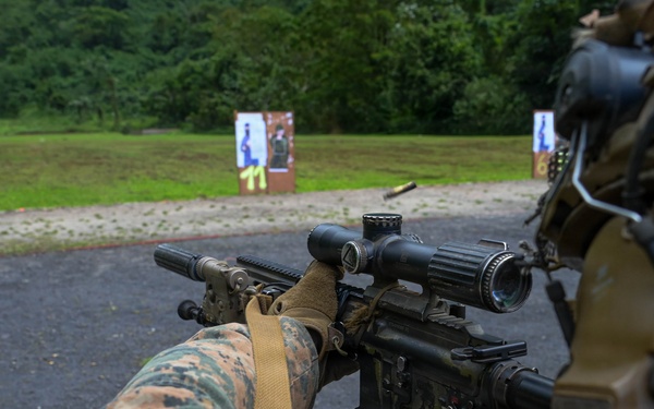 DELAYEN 26: MRF-D Marines, French soldiers participate in shooting range competition