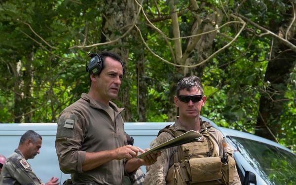 DELAYEN 26: MRF-D Marines, French soldiers participate in shooting range competition