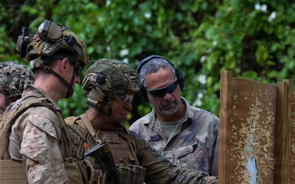 DELAYEN 26: MRF-D Marines, French soldiers participate in shooting range competition