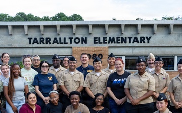 Wasp Sailors Volunteer at Tarrallton Elementary School