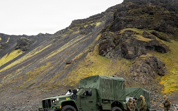 U.S. Marines, Norwegian Home Guard Conduct Joint Displacement in Jan Mayen