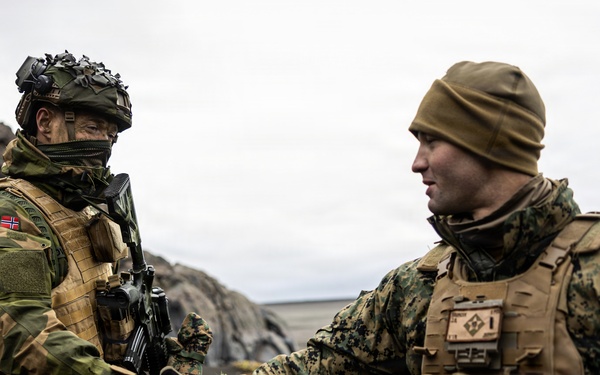 U.S. Marines, Norwegian Home Guard Conduct Joint Displacement in Jan Mayen