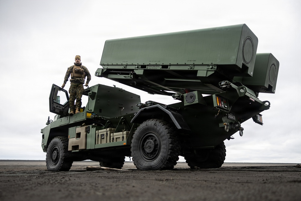 U.S. Marines, Norwegian Home Guard Conduct Joint Displacement in Jan Mayen