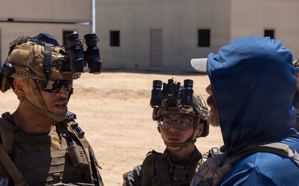Influence specialists with 1st Recon Bn. conduct military information support operations
