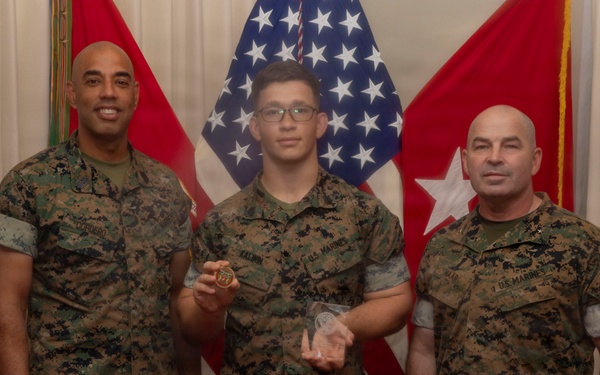 3rd MLG CG awards quarterly recognition to Marines, Sailors