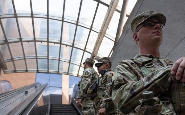 JTF-DC Iowa National Guard Soldiers patrol D.C. Metro