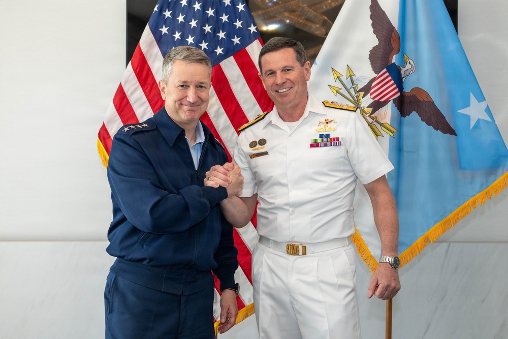 CJCS Meets with Australian CHOD