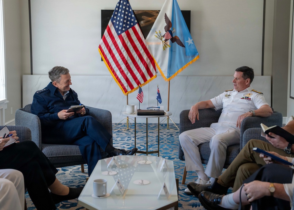 CJCS Meets with Australian CHOD