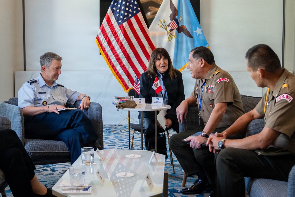 CJCS Meets with Peru CHOD