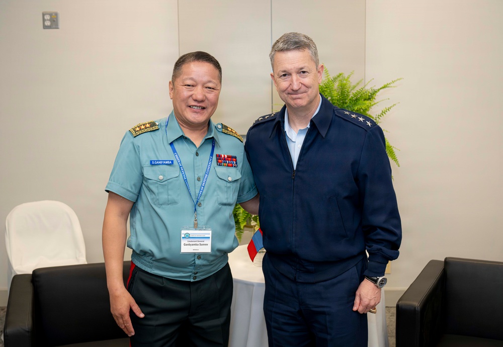 CJCS Meets with Mongolia CHOD