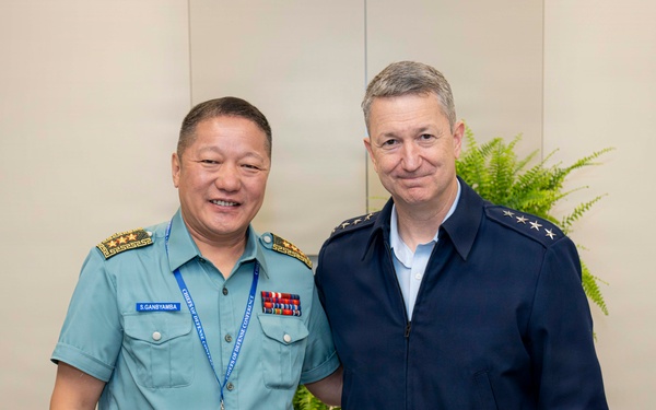 CJCS Meets with Mongolia CHOD