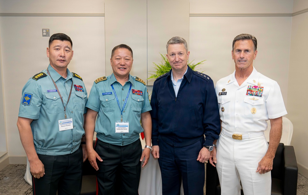 CJCS Meets with Mongolia CHOD