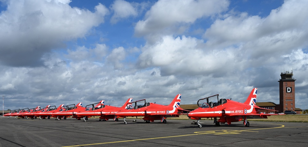Red Arrows swoop in to RAF Mildenhall