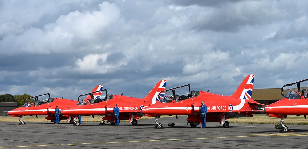 Red Arrows swoop in to RAF Mildenhall