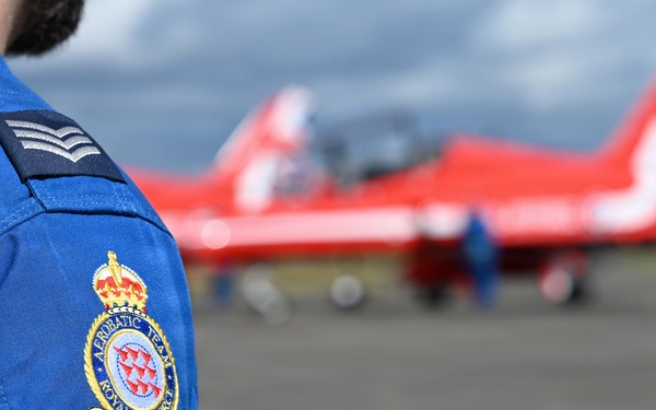 Red Arrows swoop in to RAF Mildenhall