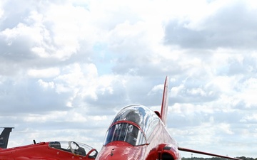 Red Arrows swoop in to RAF Mildenhall