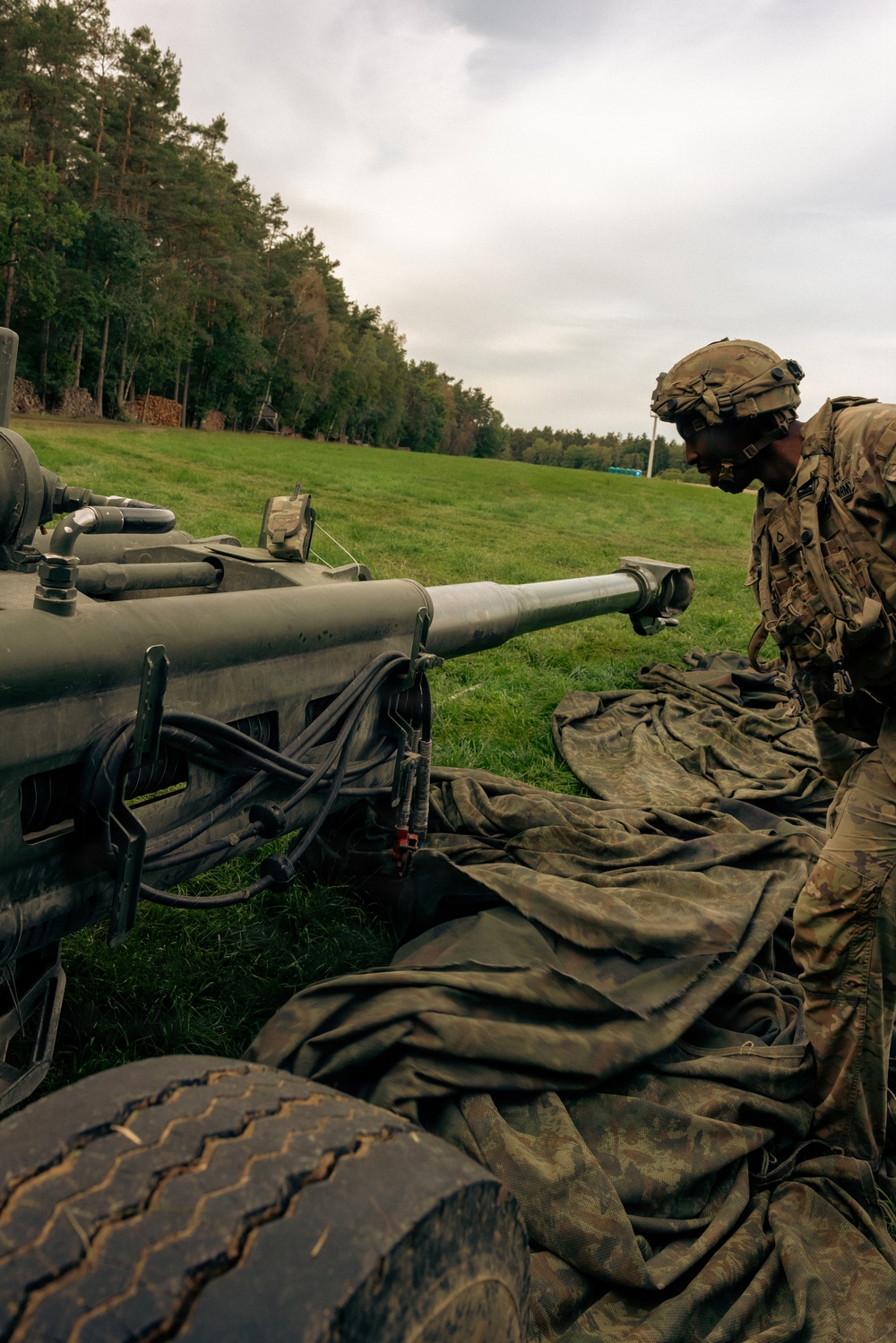 Saber Junction 26: U.S. Soldiers Manning a Howitzer