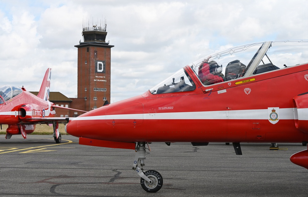 Red Arrows swoop in to RAF Mildenhall
