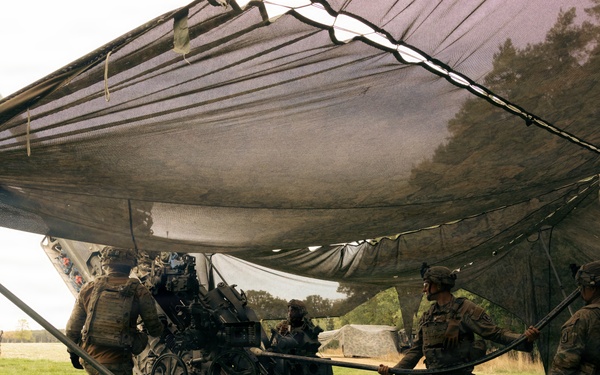 Saber Junction 26: U.S. Soldiers Manning a Howitzer