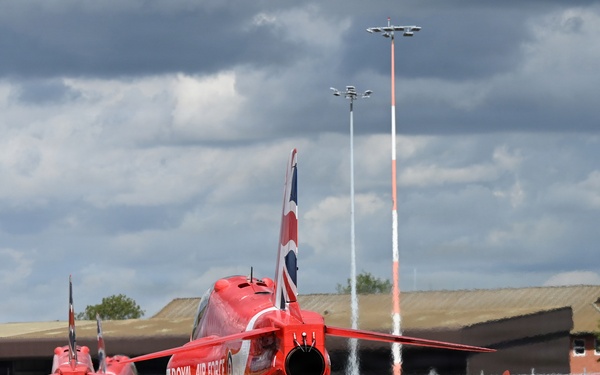 Red Arrows swoop in to RAF Mildenhall