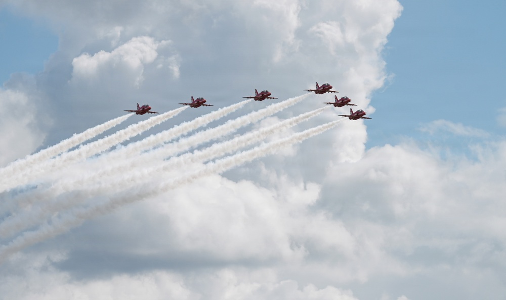 Red Arrows swoop in to RAF Mildenhall