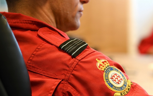 Red Arrows swoop in to RAF Mildenhall