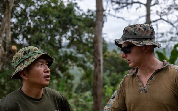 Super Garuda Shield: MRF-D Marines observe Japanese soldiers, Indonesian marines perform mortar live-fire range