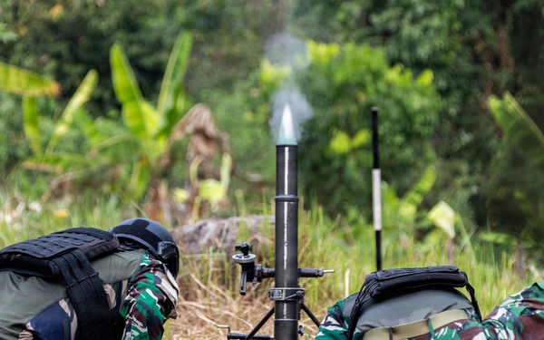 Super Garuda Shield: MRF-D Marines observe Japanese soldiers, Indonesian marines perform mortar live-fire range